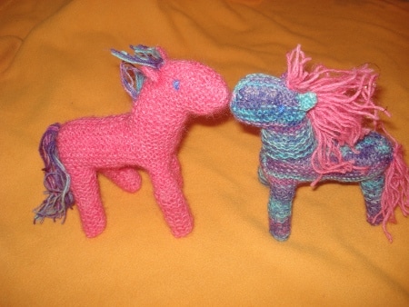Poney Waldorf au tricot