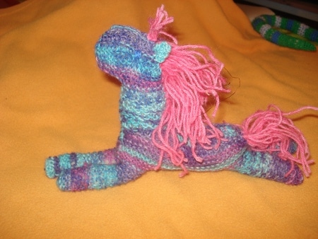 Poney Waldorf au tricot