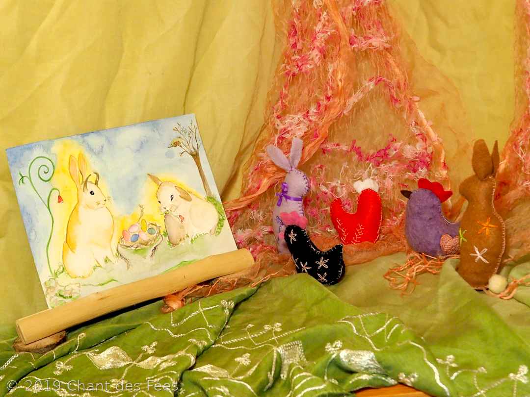 Poule et lapin en feutrine rebrodée comme activité d'Ostara 23 Poule et lapin en feutrine rebrodée comme activité d\'Ostara